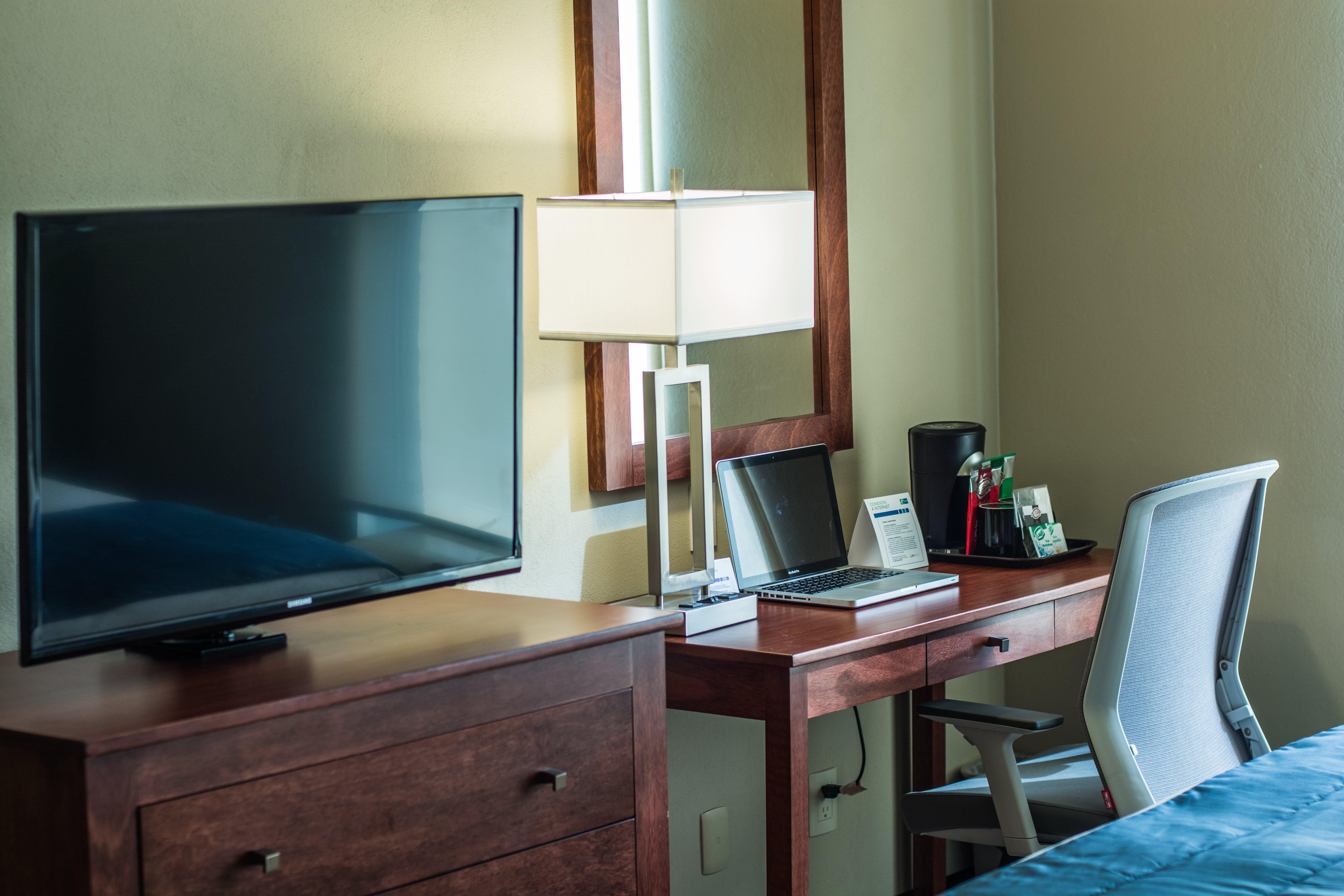 Las Pintas Holiday Inn Express Guadalajara Aeropuerto By Ihg מראה חיצוני תמונה