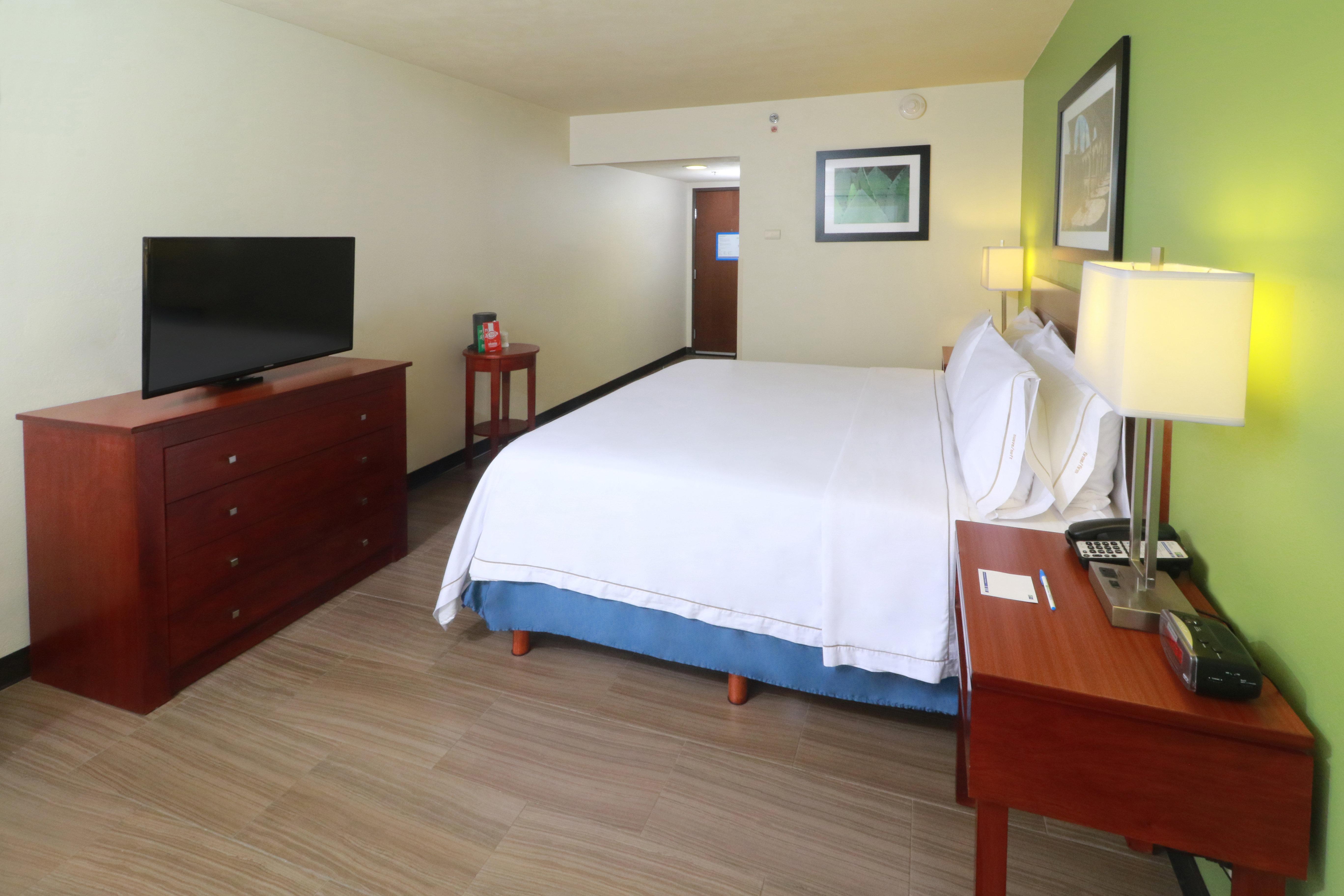 Las Pintas Holiday Inn Express Guadalajara Aeropuerto By Ihg מראה חיצוני תמונה