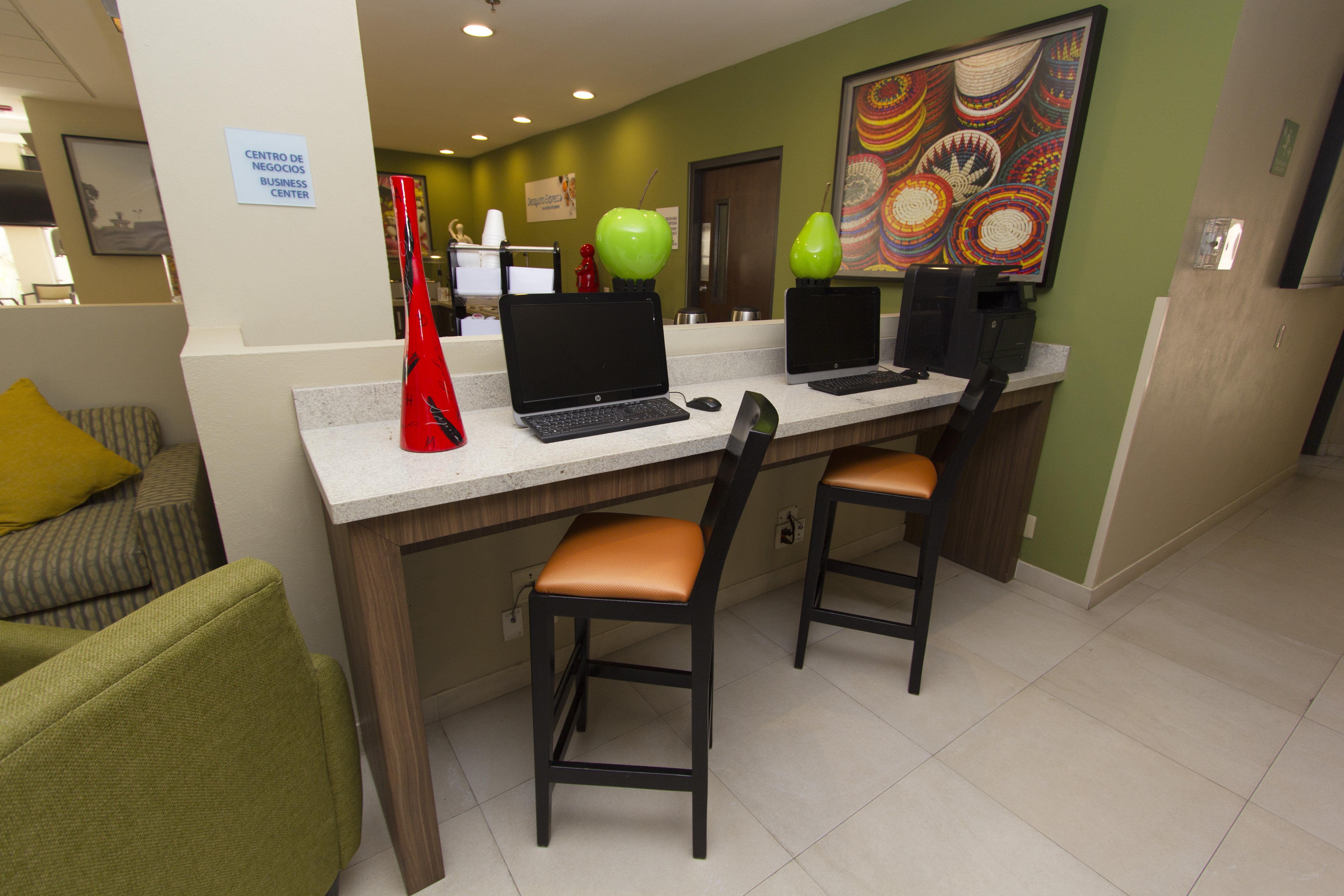 Las Pintas Holiday Inn Express Guadalajara Aeropuerto By Ihg מראה חיצוני תמונה