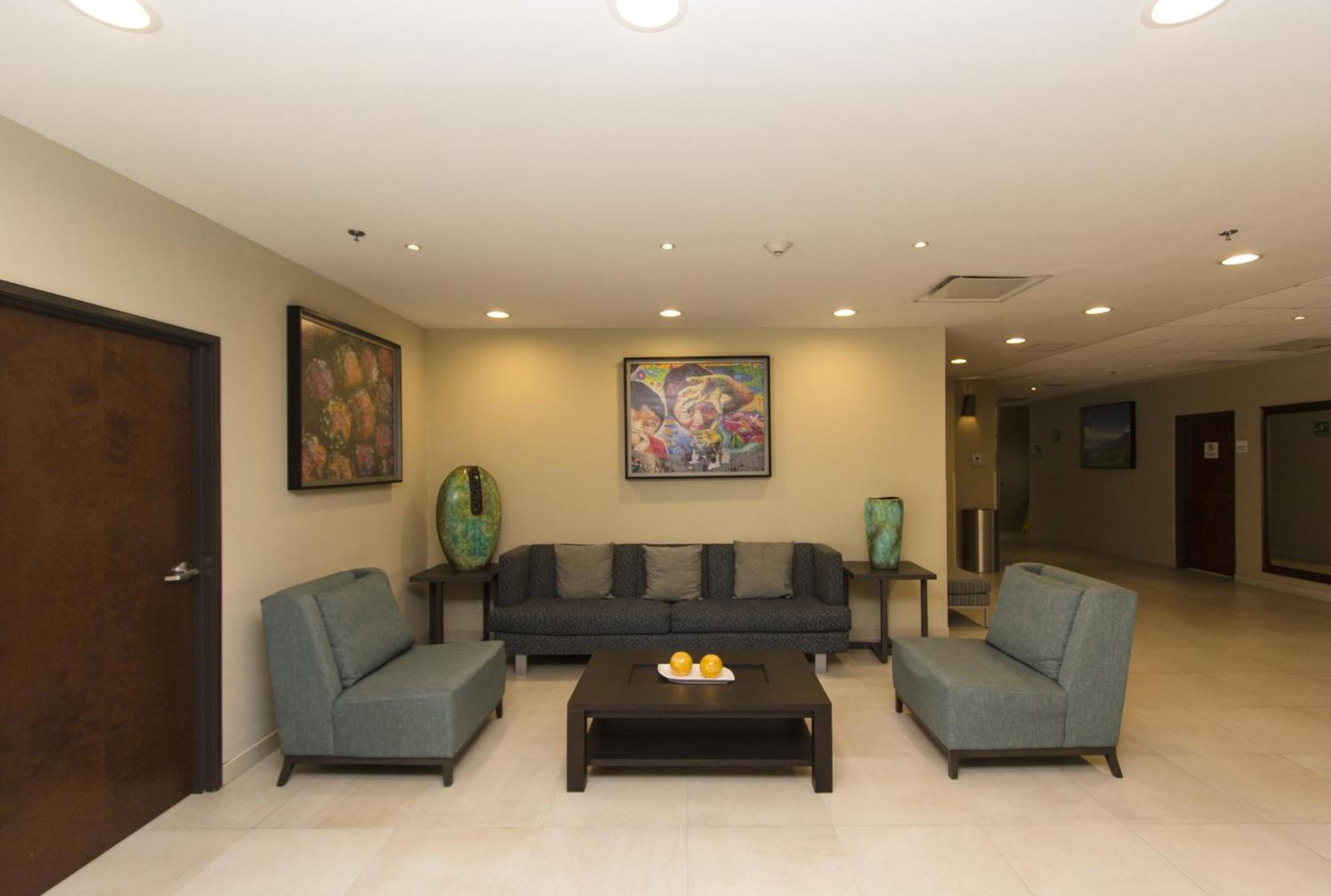 Las Pintas Holiday Inn Express Guadalajara Aeropuerto By Ihg מראה חיצוני תמונה