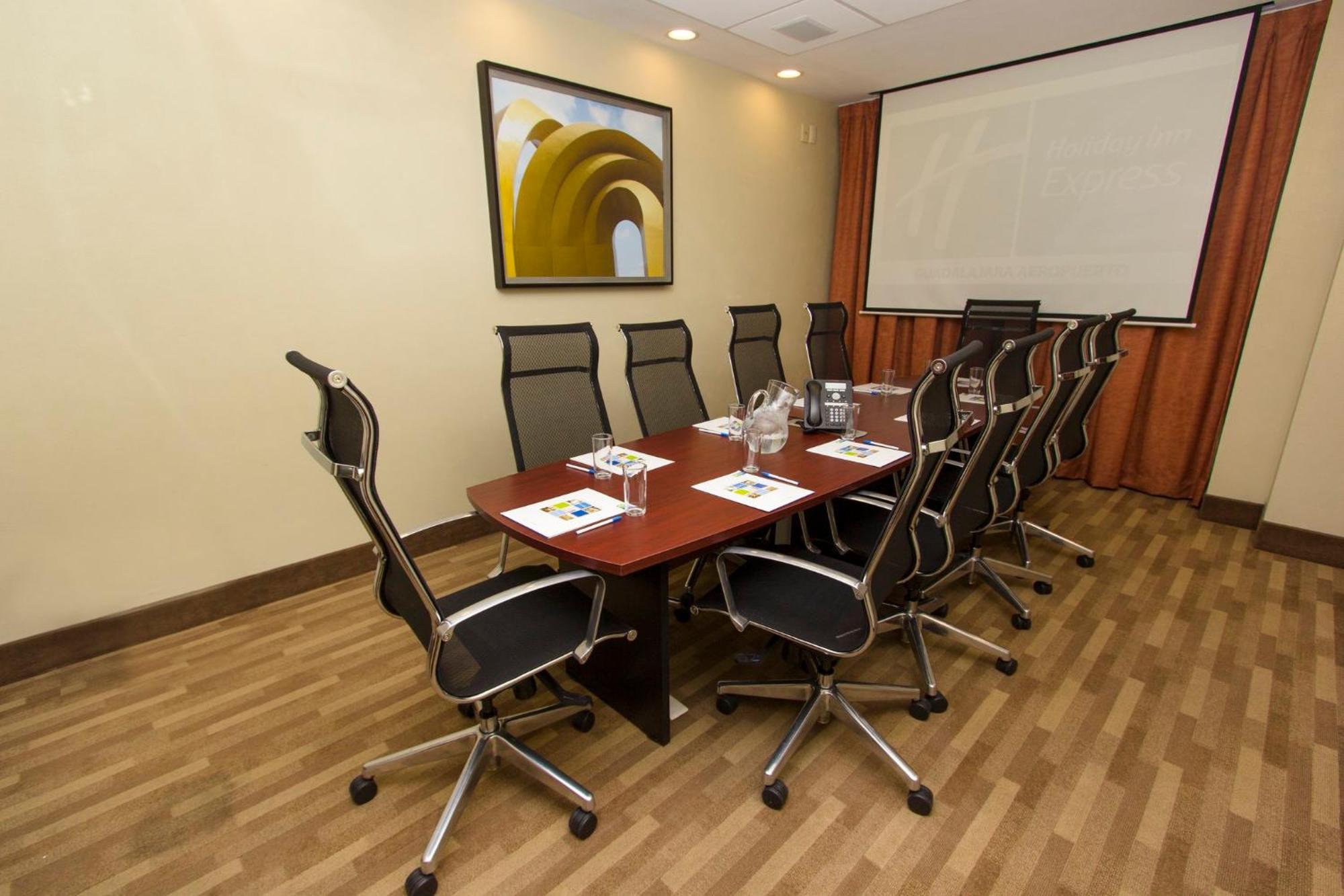 Las Pintas Holiday Inn Express Guadalajara Aeropuerto By Ihg מראה חיצוני תמונה
