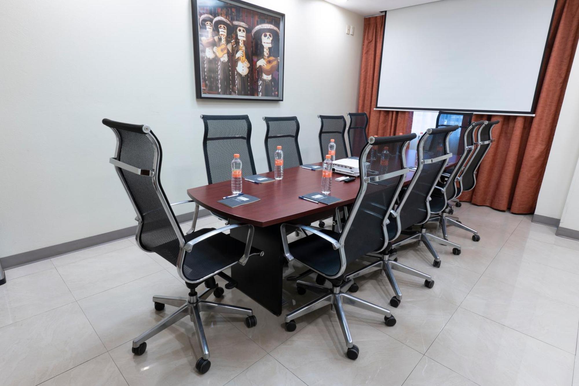 Las Pintas Holiday Inn Express Guadalajara Aeropuerto By Ihg מראה חיצוני תמונה