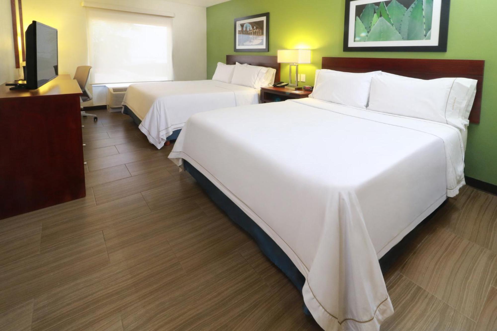 Las Pintas Holiday Inn Express Guadalajara Aeropuerto By Ihg מראה חיצוני תמונה