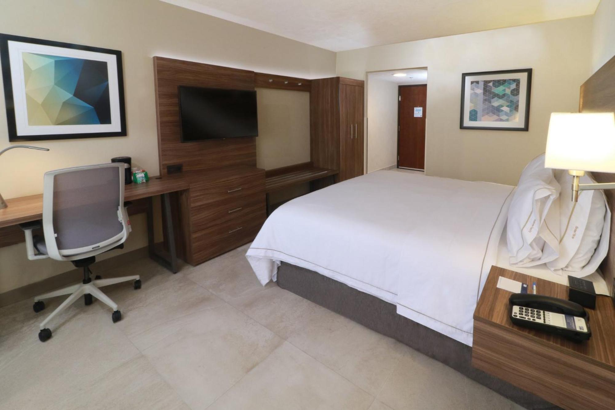 Las Pintas Holiday Inn Express Guadalajara Aeropuerto By Ihg מראה חיצוני תמונה